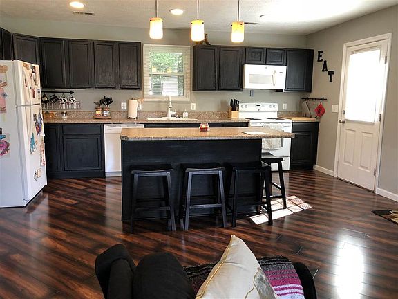 3rd image of 234 Donavan Dr