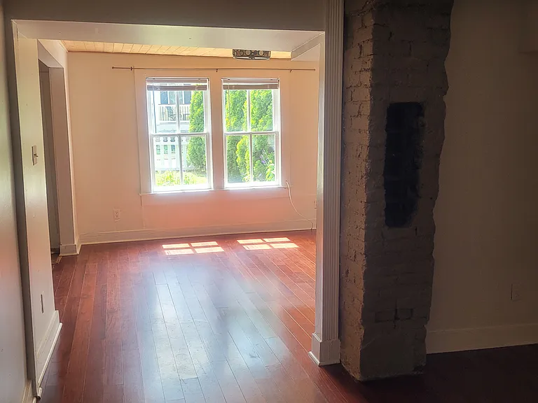 1103 Douglas St — Photo 6