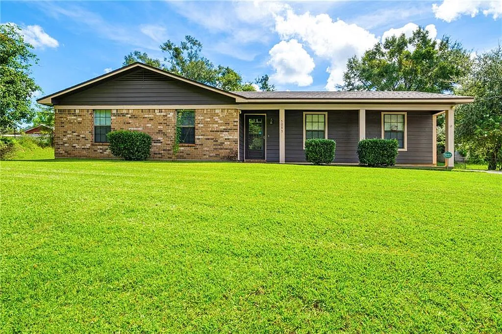 3 bed, 2.0 bath, 1480 sqft, $1,550 — Photo 1