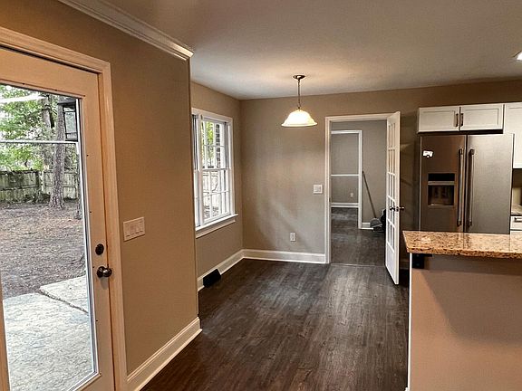3rd image of 119 Stratford Dr