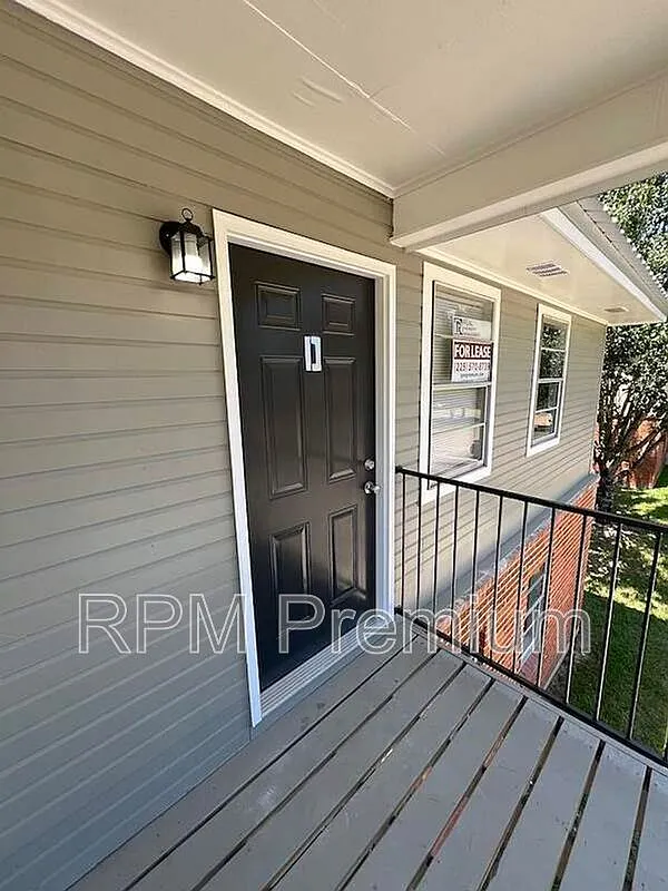 2 bed, 1.0 bath, 700 sqft, $925 — Photo 3