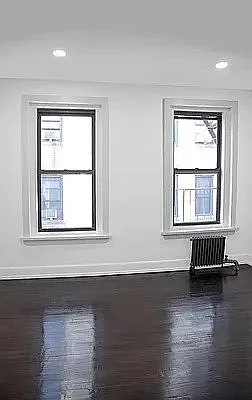 Rented by Current Real Estate Advisors | media 17