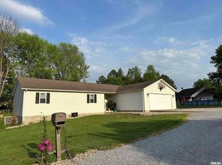 40 Orchard Rd, Harrisburg, IL 62946