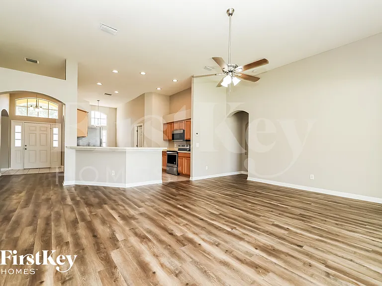 11703 Grove Arcade Dr — Photo 3