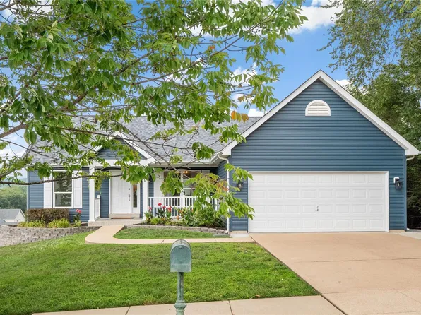 2403 Smokey Mountain Ln, Pacific, MO 63069