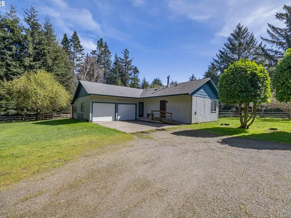 56017 Ferry Rd, Bandon, OR 97411