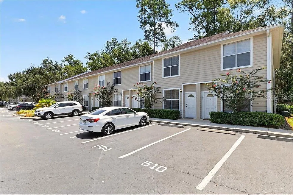 2 bed, 2.5 bath, 1176 sqft, $1,500 — Photo 2