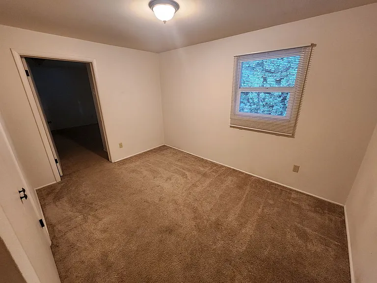 1800 NW Grant Ave — Photo 12