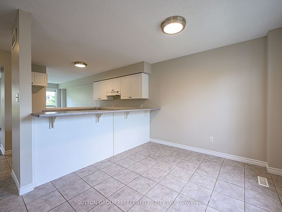 5th image of 600 Sarnia Rd #29