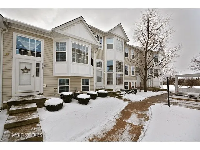 305 Hidden Creek Ln photo 1
