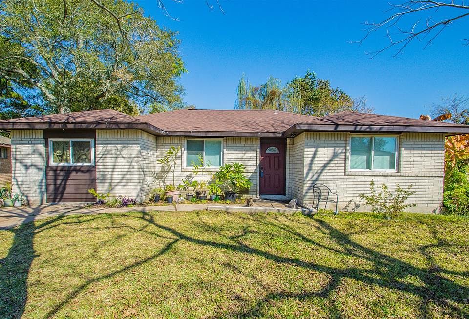 1st image of 505 Castlelake Dr