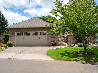 32195 SW Lake Dr, Wilsonville, OR 97070