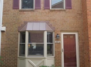 834 N Frederick St, Arlington, VA 22205