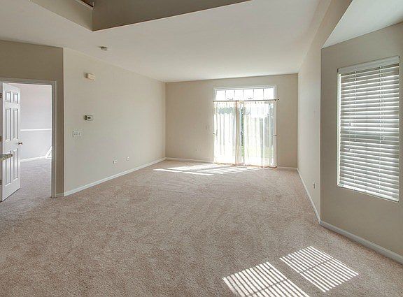 3rd image of 516 Pinebrook Dr