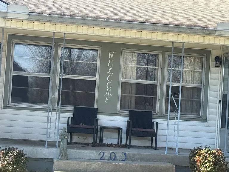 203 Stewart St #A — Photo 2