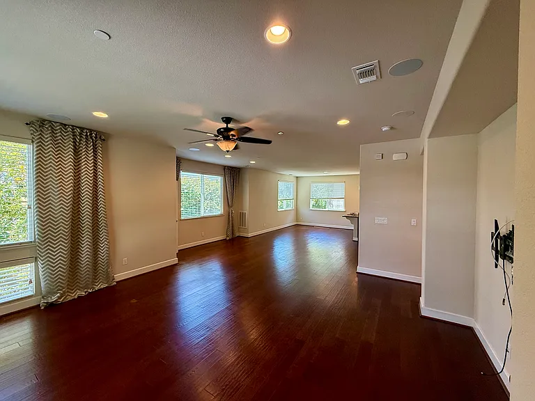 6482 Tralee Village Dr — Photo 26