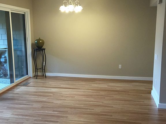 3rd image of 13730 15th Ave NE #101G