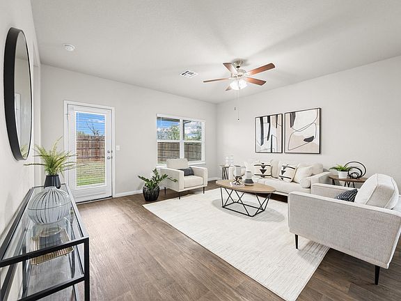 5th image of 10801 Defender Trl