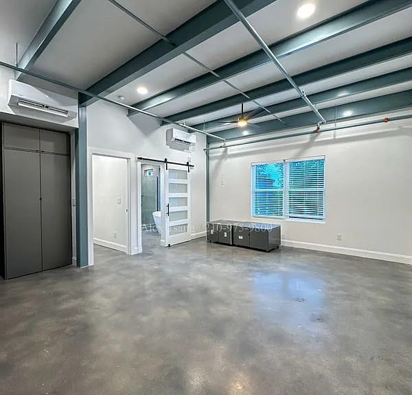 630 Montana St #202 — Photo 3