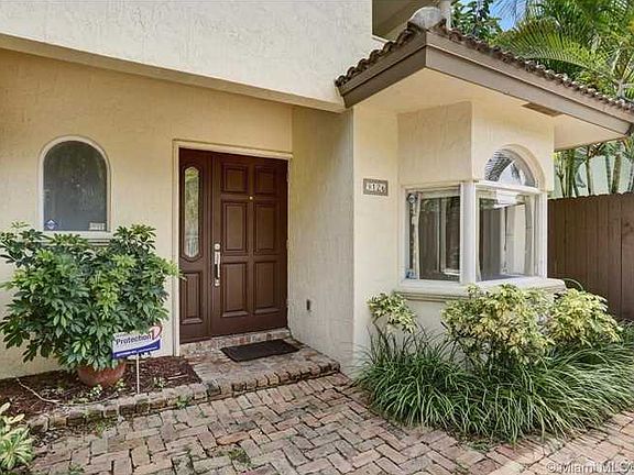 Beautiful Townhouse in Center Grove