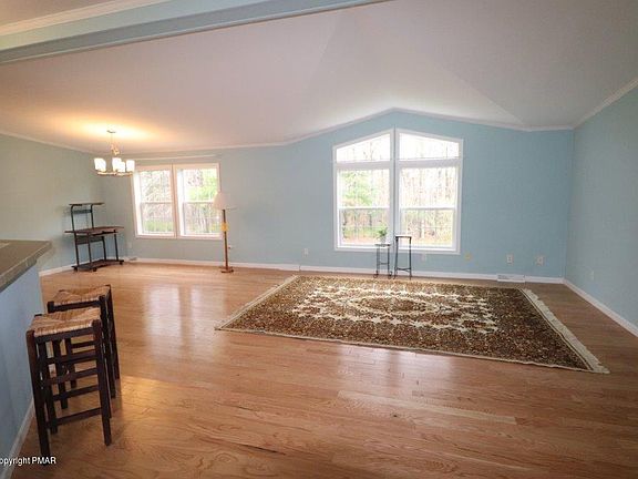 4th image of 175 Ashley Ln
