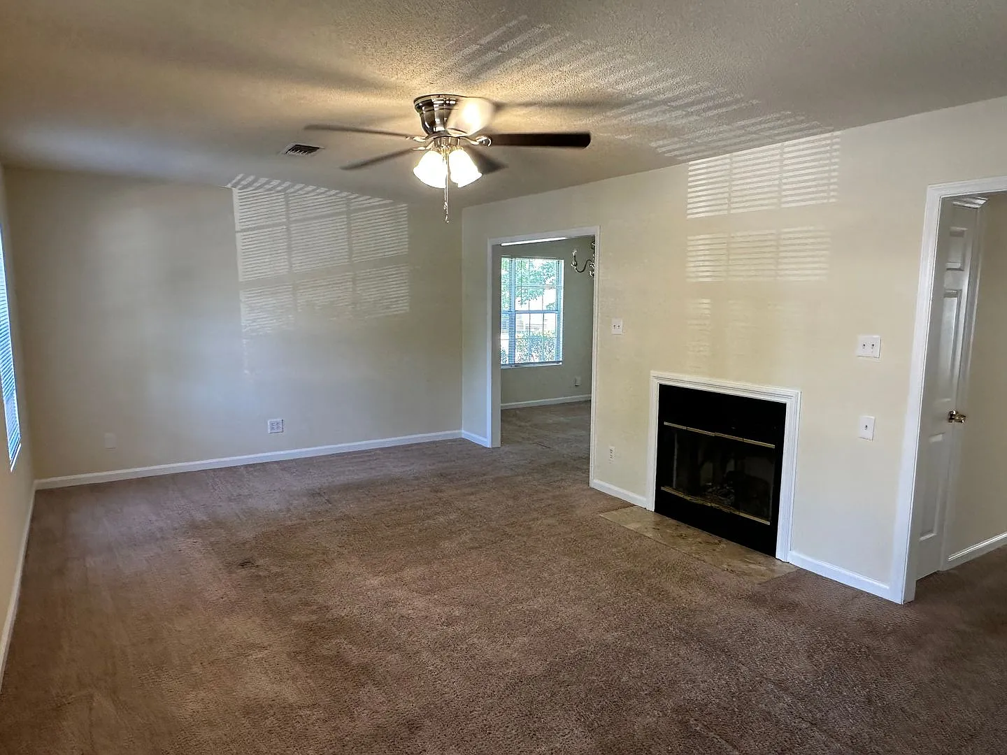 134 Lauren Circle — Photo 2