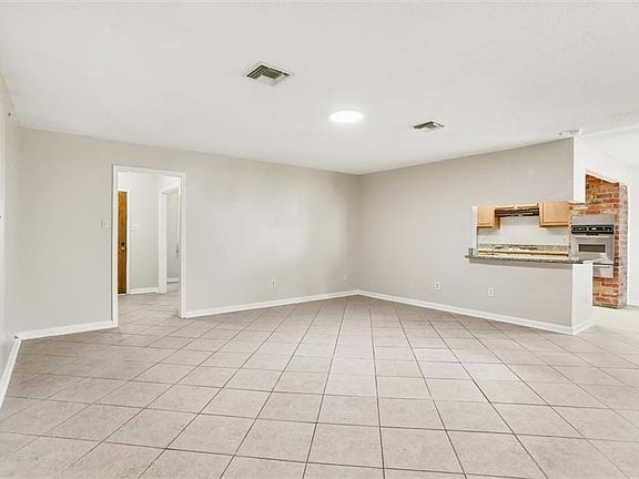 2nd image of 5013 Jeannette Dr