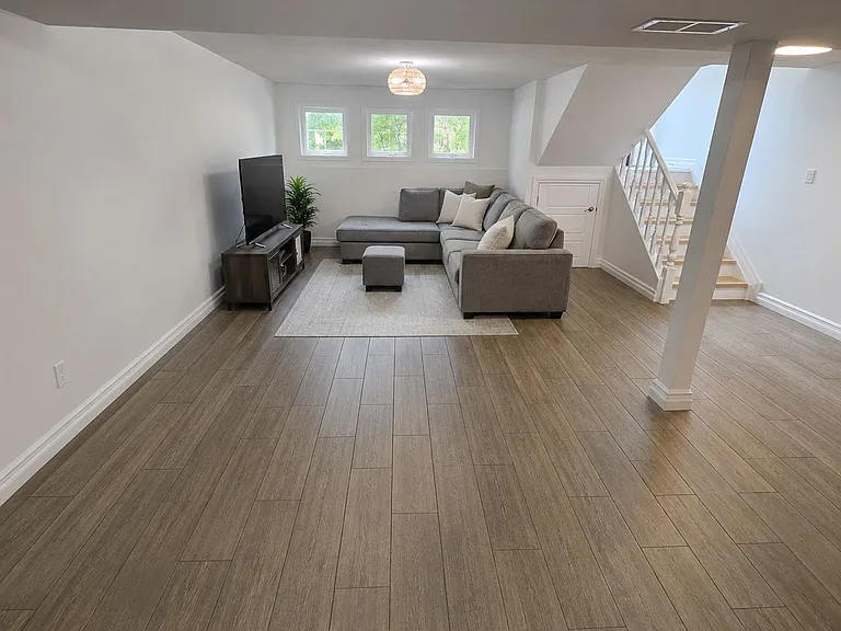 372 Kribs St — Photo 10