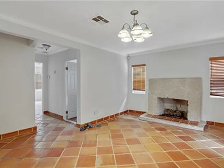 157 Avenida Serra — Photo 4