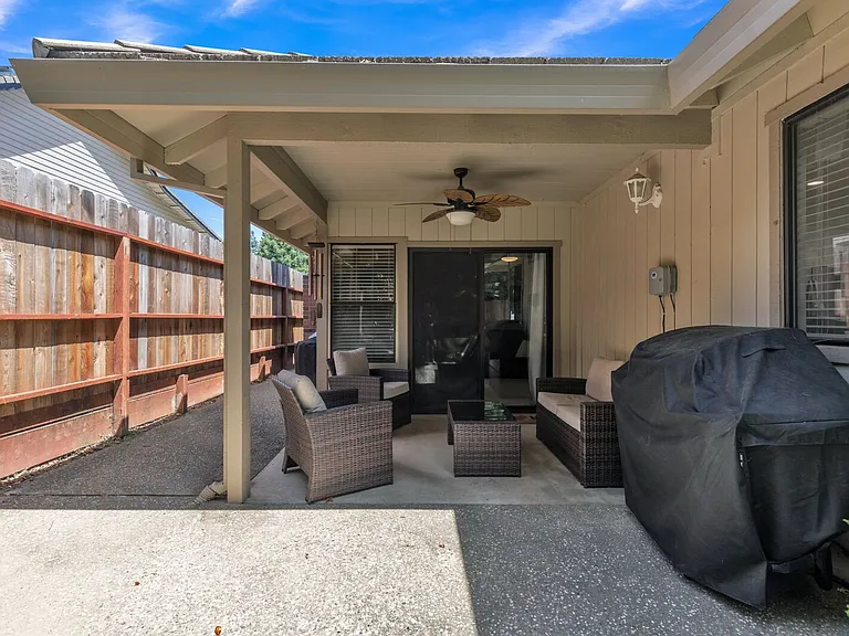 1856 Ridgeview Dr — Photo 33