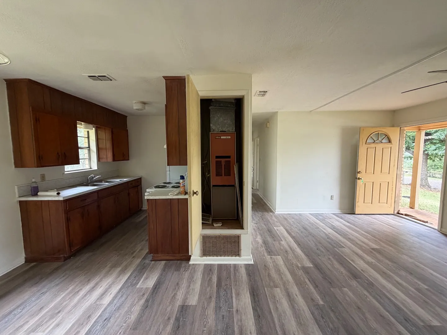 102 Francis St — Photo 3