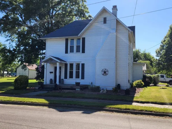 412 N 2nd St, Altamont, IL 62411