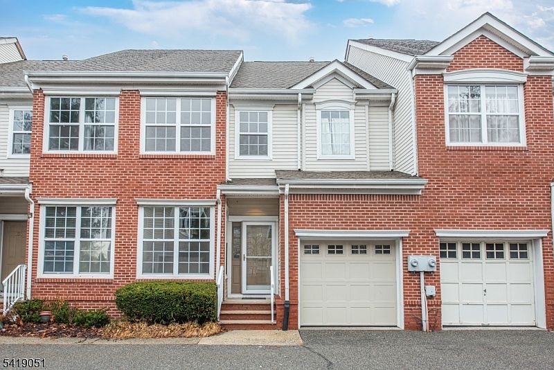 1st image of 185 Crown Point Rd