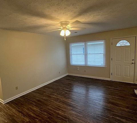 3rd image of 204 Melody Ln