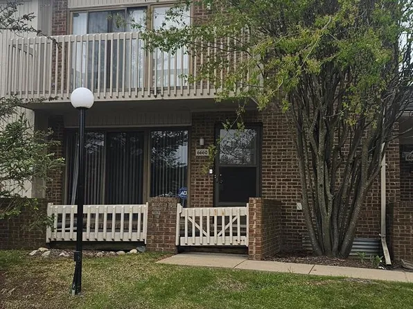 6660 Maple Lakes Dr, West Bloomfield, MI 48322