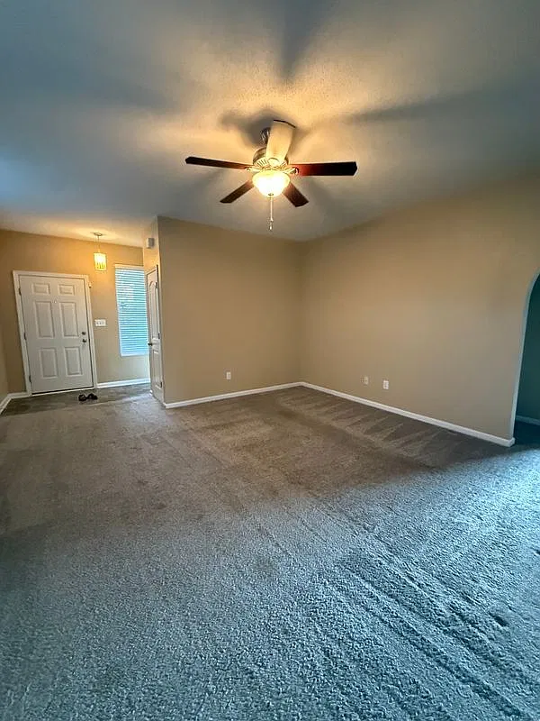 3 bed, 2.0 bath, 1240 sqft, $2,150 — Photo 3