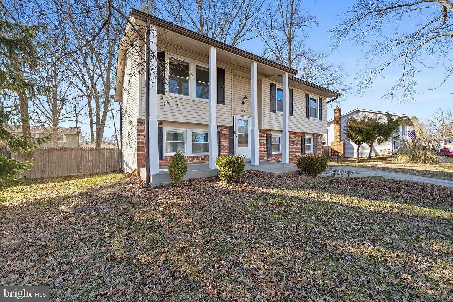 409 University Dr photo 1