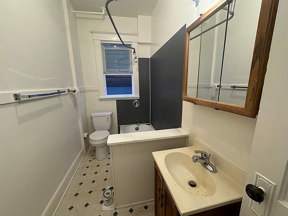 3rd image of 215 Pontius Ave N APT 23