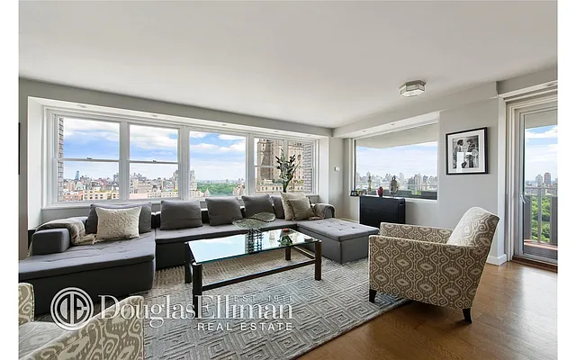 Sold by Douglas Elliman | media 15