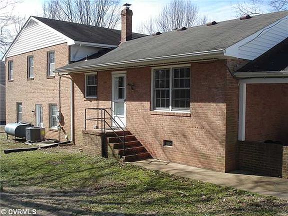 3rd image of 2325 Scarsborough Dr