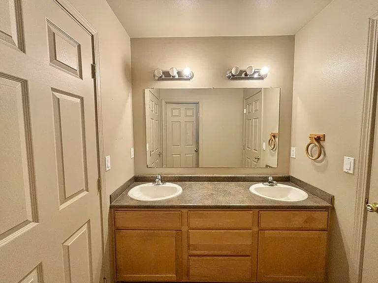 14 SE McKinley Ave #1 — Photo 21