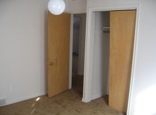 2061 Vernier Rd, Grosse Pointe Woods, MI 48236