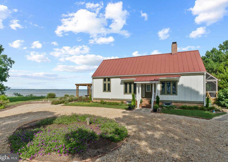 1st image of 152 Cove Dr