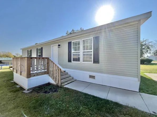 3701 2nd St #32, Coralville, IA 52241