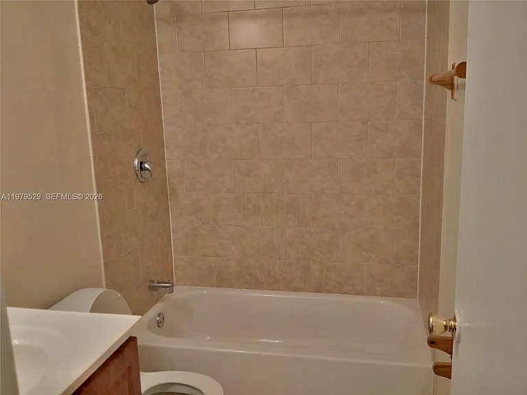 4160 NW 21st St #253-A — Photo 7