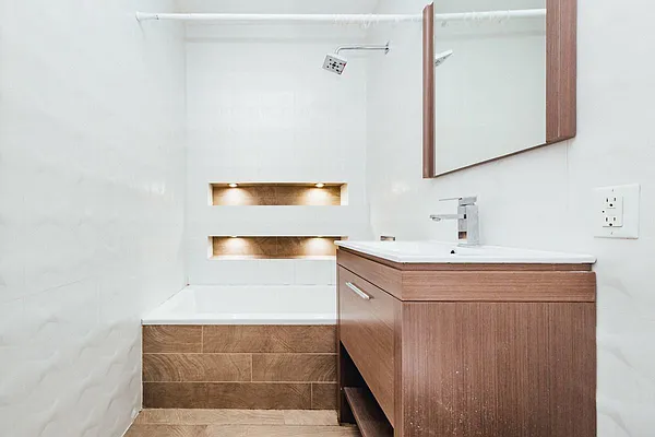 Rented by Metro Prop NY Corp | media 20