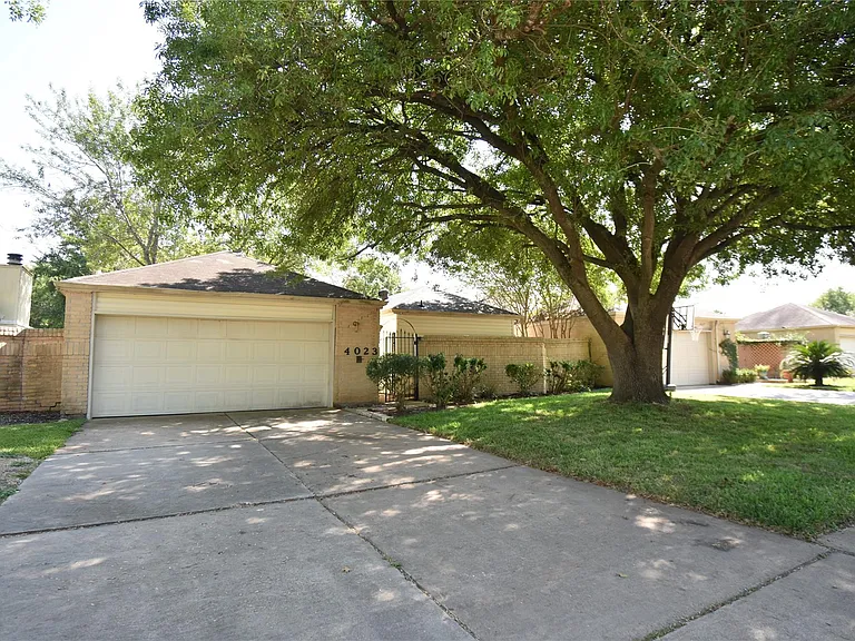 4023 Summit Valley Dr — Photo 2