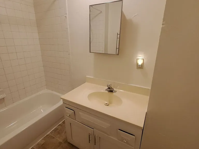 1320 Maple St. (Duplex) — Photo 2