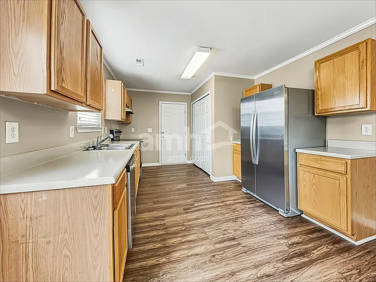 205 N Fuquay Springs Ave — Photo 3