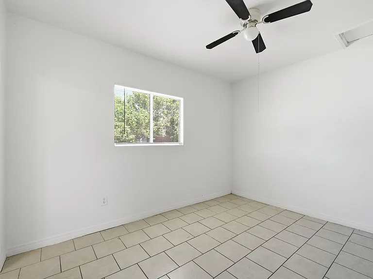 4914 Maine Ave — Photo 8
